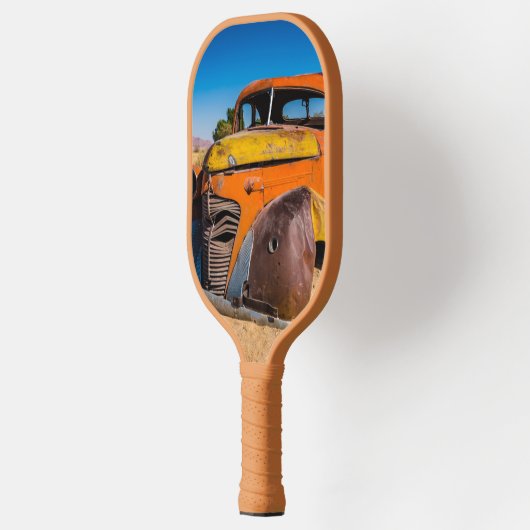 Altes und verlassenes Auto in Solitaire, Namibia Pickleball Schläger (Links)