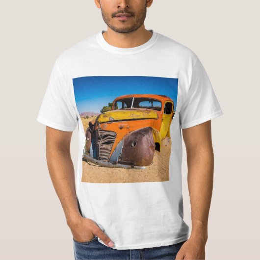 Altes und verlassenes Auto in Solitaire, Namibia T-Shirt (Vorderseite)
