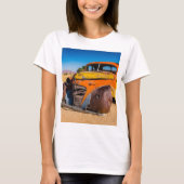 Altes und verlassenes Auto in Solitaire, Namibia T-Shirt (Vorderseite)