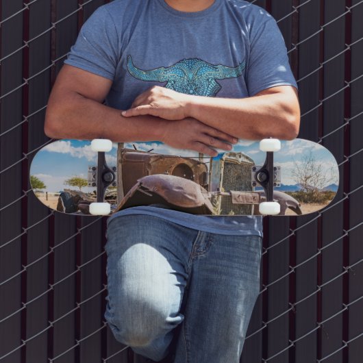 Altes und verlassenes Auto Nr. 3 in Solitaire, Nam Skateboard (Außenbereich 3)