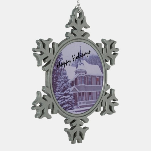 Altes Viktorianisches Haus zu Weihnachten Schneeflocken Zinn-Ornament (Links)