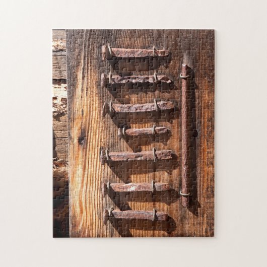 Altes Vintages rostiges Nagel-Puzzlespiel Puzzle (Vertikal)