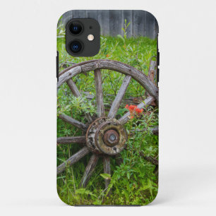 Altes Wagenrad in der historischen alten Goldstadt Case-Mate iPhone Hülle
