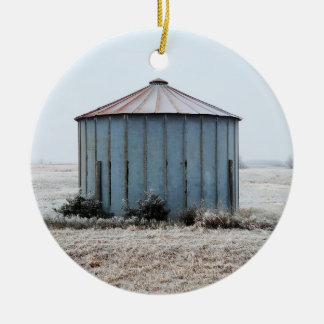 Altgewitterter Körner während der Winterzeit Keramik Ornament