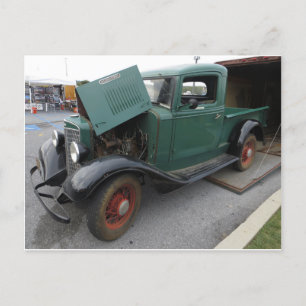 Altgrüner LKW Postkarte
