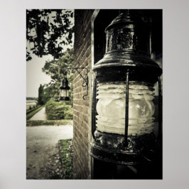 Altmodische Laterne an einer Ziegelmauer Poster