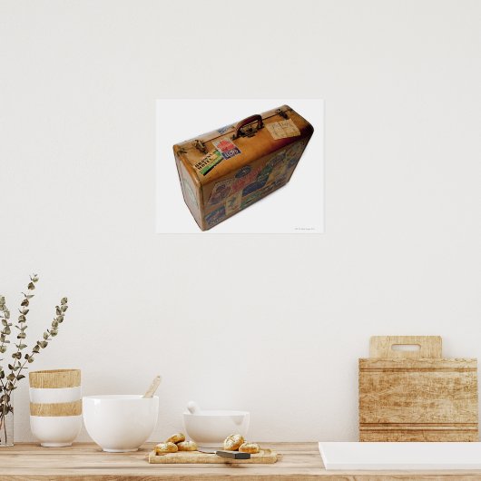 altmodischer Koffer mit Reiseaufklebern Poster (Küche)