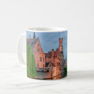 Altstadt und Belfischer Turm am Abend in Brügge Kaffeetasse