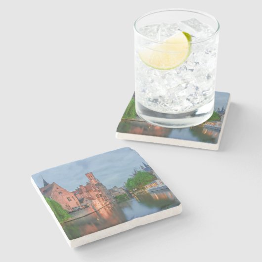 Altstadt und Belfischer Turm am Abend in Brügge Steinuntersetzer (Seitenansicht)