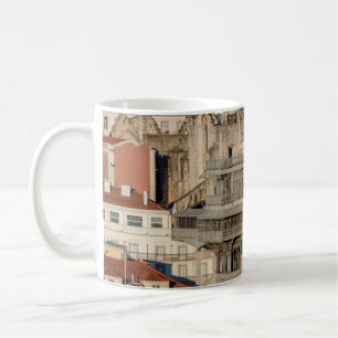 Altstadt von Lissabon mit Aussichtsturm und Kirche Kaffeetasse