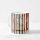 altzine und rostige Wellpappe. Kaffeetasse (Vorderseite Links)