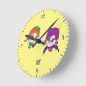 Alyssa gegen Nafaria Runde Wanduhr (Winkel)