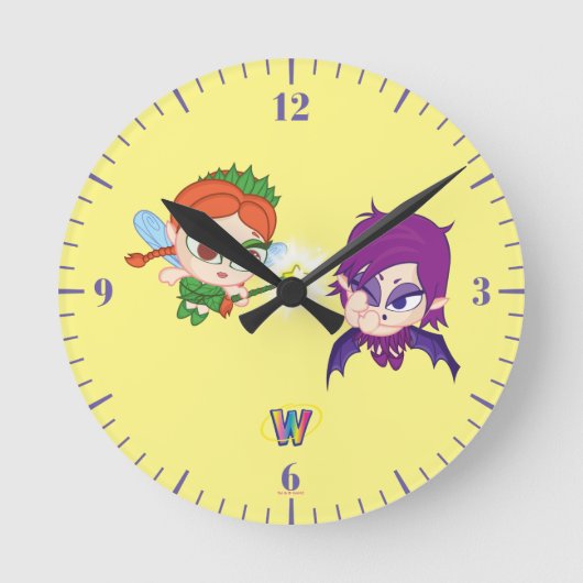 Alyssa gegen Nafaria Runde Wanduhr (Vorderseite)