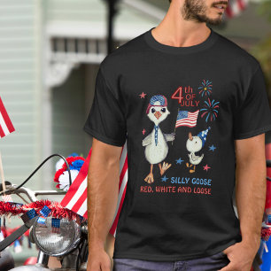 Am 4. Juli Gänse mit amerikanischem Shirt