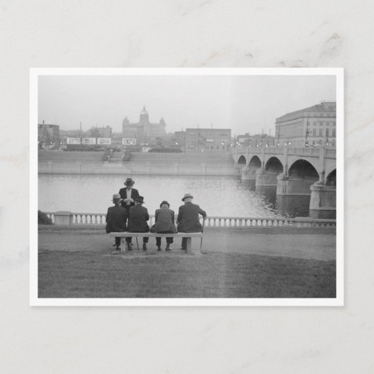 Am Fluss gelegen Postkarte (Vorderseite)