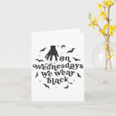Am Mittwoch tragen wir schwarzes Retro Halloween 1 Karte (Gelbe Blume)
