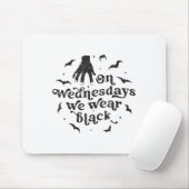 Am Mittwoch tragen wir schwarzes Retro Halloween 1 Mousepad (Mit Mouse)