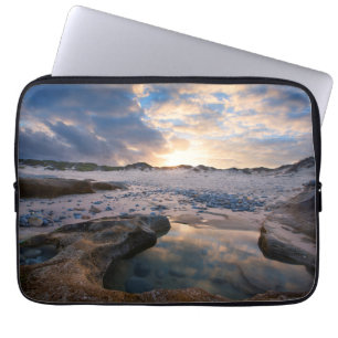 Am Sonnenuntergang in einer Pfütze Laptopschutzhülle