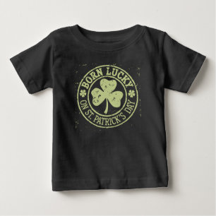 Am St. Patrick's Day Glück Geboren Irischer Geburt Baby T-shirt
