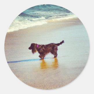 Am Strand Runder Aufkleber