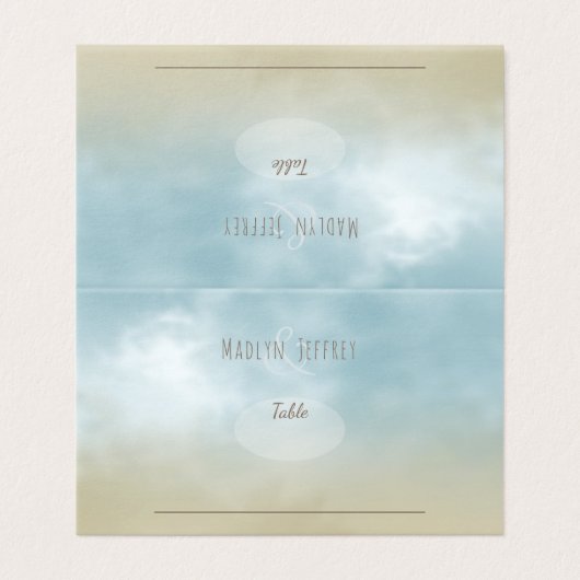 Am Ufer des Ozeans sitzen die Gäste am Tisch (Außenseite Aufgefaltet)