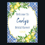 Amalfi Watercolor Lemon Dusche Empfang Poster<br><div class="desc">Aquarellfarbene Zitronen und hübsche weiße Blüten vor einem Hintergrund von Navy und Kobalt blauen italienischen Fliesenmuster Set für eine elegante und stilvolle Bridal oder Baby Dusche. Dieses Willkommensschild eignet sich perfekt für eine Amalfi-Garten themed Dusche oder Hochzeit.</div>