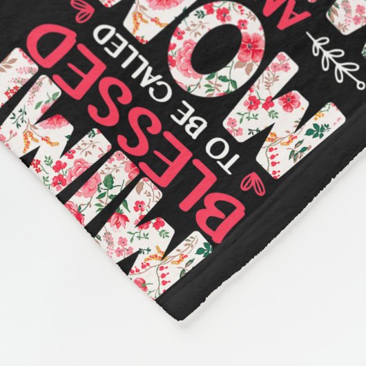 Amamamzing Meured to Be Called Mom and Mimi Fleecedecke (Ecke)