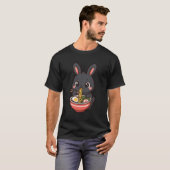 Amami Rabbit Eating Ramen Noodles Kawaii Cute Funn T-Shirt (Vorne ganz)