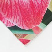 Amarilis pinkfarbene weiße Blume Fleecedecke (Ecke)