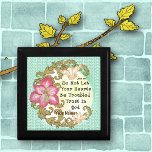 Amaryllis Christian trust god custom name Erinnerungskiste<br><div class="desc">Christian New Amaryllis Trust custom name gift box by ArtMuvz Illustration. Matching Customizable Christian t-shirt, apparel and christian gifts. Christian pastor t-shirt, gifts and church apparel. HOW TO PERSONALIZE click on "personalize this template" then edit the fields provided for your custom gift. You can add your name or add text...</div>