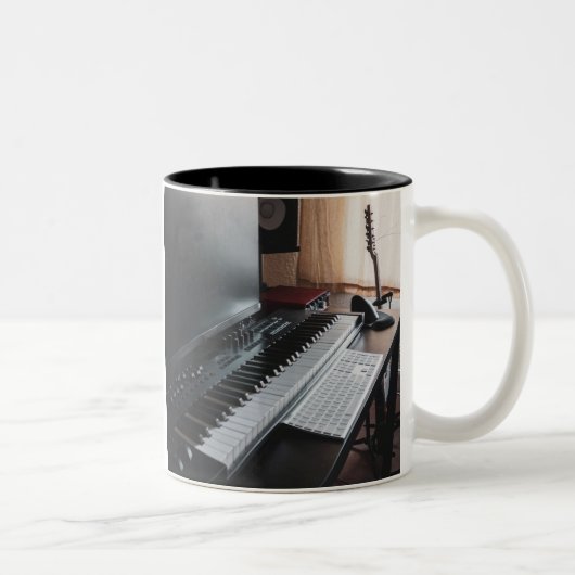 Amazing Piano Zweifarbige Tasse (Rechts)
