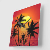 Amazing sunset with palms on tropical beach quadratische wanduhr (Winkel)