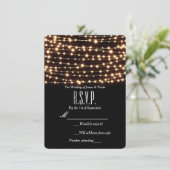 Amber Glow String Lights Rustic Wedding RSVP Card Einladung (Stehend Vorderseite)