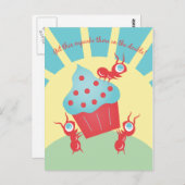Ameisen tragen einen Cupcake Postkarte (Vorne/Hinten)