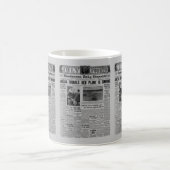 Amelia Earhart Vintage Zeitungsgeschichte Kaffeetasse (Mittel)