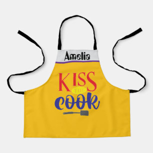 Amelia küsst den Koch Schürze