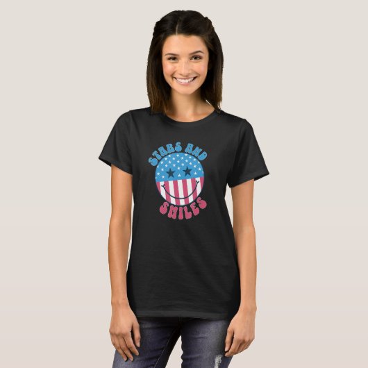 America Vibes Smile Face US Flag Retro Groovy 4th T-Shirt (Vorne ganz)