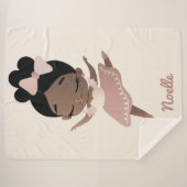 American American Ballerina mit Bow, Pink und Beig Sherpadecke (Vorderseite (Horizontal))
