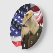 American Bald Eagle and Flag Große Wanduhr (Winkel)