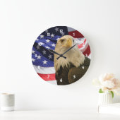 American Bald Eagle and Flag Große Wanduhr (Zuhause)