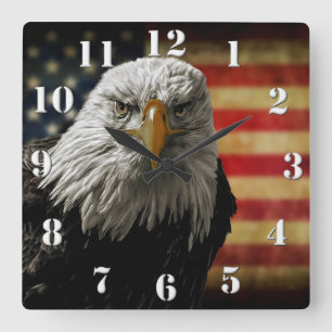 American Bald Eagle auf Grunge Flag Quadratische Wanduhr