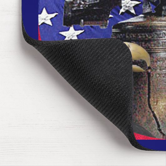 American Bald Eagle, Bell und Flag Mousepad (Ecke)
