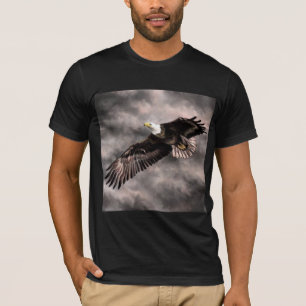 American Bald Eagle T - Shirt fliegen in Sturmwolk
