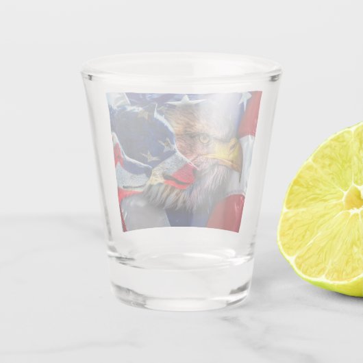 American Bald Eagle Wolf Flag Patriotic Schnapsglas (Rückseite)