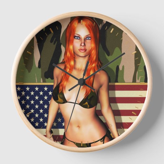 American Camouflage Bikini Babe Wanduhr (Vorderseite)