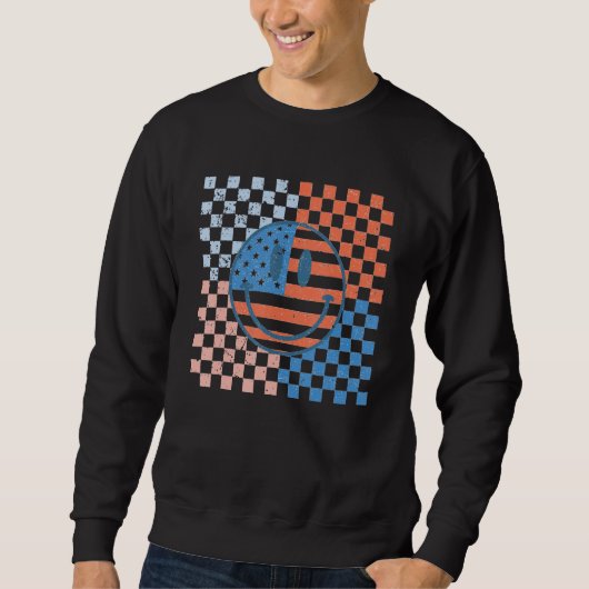 American Checkered Flag Smile Face Retro 4th Of Ju Sweatshirt (Vorderseite)
