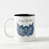 American Eagle Guarding USA Patriotic Flag Banner Zweifarbige Tasse (Links)