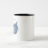 American Eagle Guarding USA Patriotic Flag Banner Zweifarbige Tasse (Mittel)