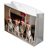 American English Foxhound Fireplace Weihnachten Große Geschenktüte (Rückseite Schrägansicht)