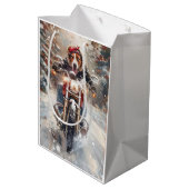 American English Foxhound Riding Bike Weihnachten Mittlere Geschenktüte (Rückseite Schrägansicht)